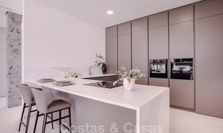 Villa de diseño moderno en venta a pocos pasos de la playa y los clubes de playa y a poca distancia del paseo marítimo y del centro de San Pedro, Marbella 38012 