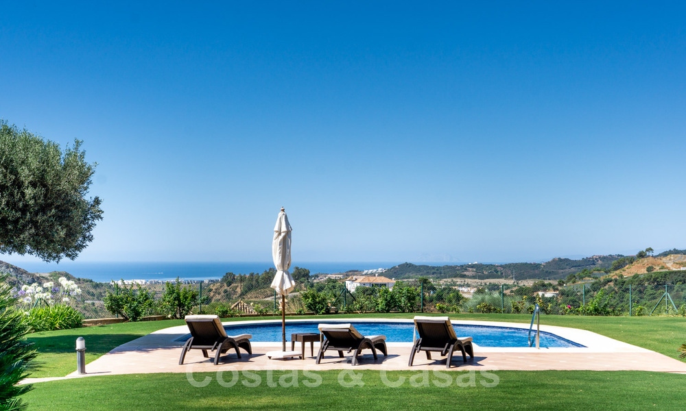 Villa de lujo estilo mediterránea a la venta en el exclusivo Marbella Club Golf Resort en Benahavis en la Costa del Sol 35070