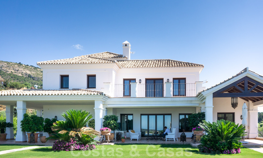 Villa de lujo estilo mediterránea a la venta en el exclusivo Marbella Club Golf Resort en Benahavis en la Costa del Sol 35071