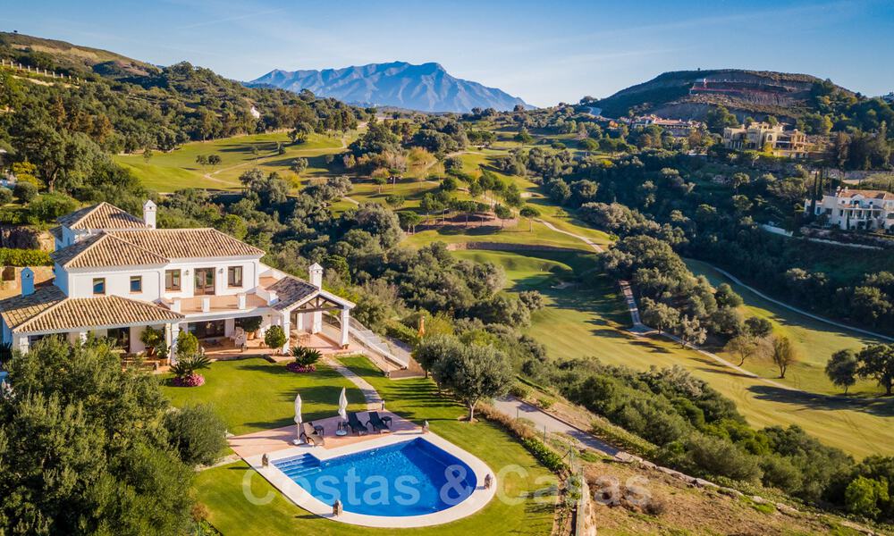 Villa de lujo estilo mediterránea a la venta en el exclusivo Marbella Club Golf Resort en Benahavis en la Costa del Sol 35076