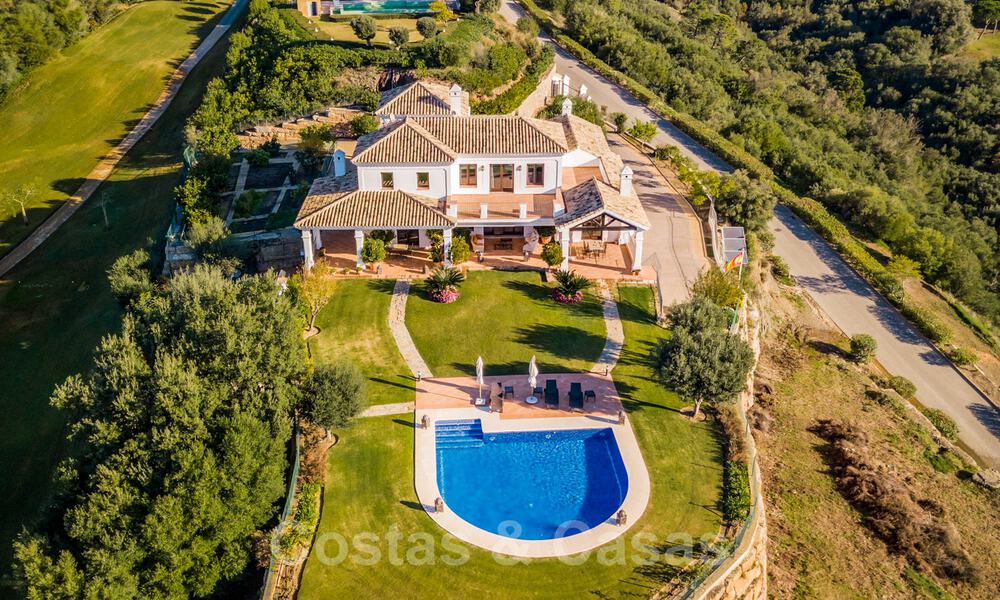 Villa de lujo estilo mediterránea a la venta en el exclusivo Marbella Club Golf Resort en Benahavis en la Costa del Sol 35077