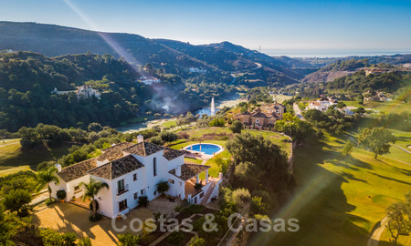Villa de lujo estilo mediterránea a la venta en el exclusivo Marbella Club Golf Resort en Benahavis en la Costa del Sol 35078