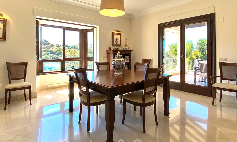 Villa de lujo estilo mediterránea a la venta en el exclusivo Marbella Club Golf Resort en Benahavis en la Costa del Sol 35082