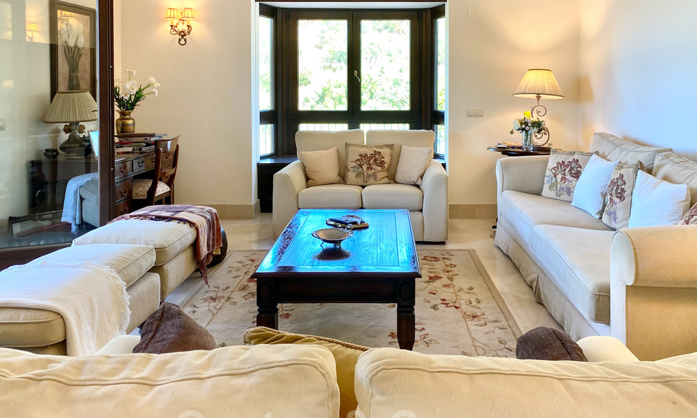 Villa de lujo estilo mediterránea a la venta en el exclusivo Marbella Club Golf Resort en Benahavis en la Costa del Sol 35086