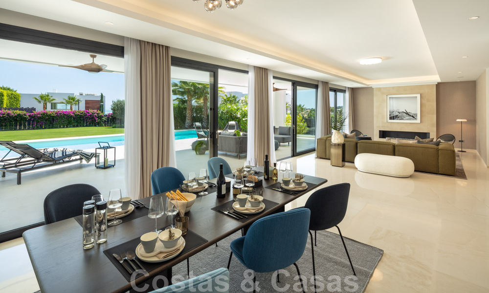 Listo para entrar y vivir moderna villa de lujo en venta en una zona residencial cerrada en Nueva Andalucía, Marbella 35136