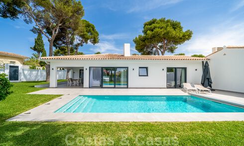 Villa de lujo moderna completamente renovada en venta en Los Monteros, a poca distancia de las playas más hermosas de Marbella 35271