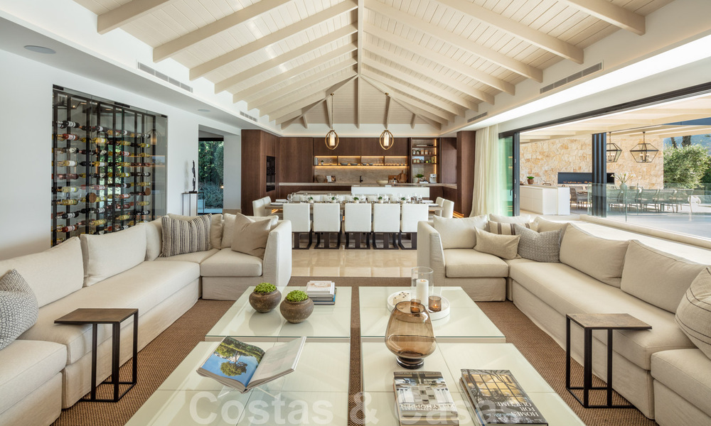 Villa exclusiva en venta, primera línea de golf de Aloha en una zona residencial cerrada en Nueva Andalucía - Marbella 35328