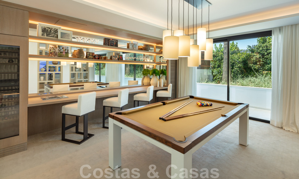 Villa exclusiva en venta, primera línea de golf de Aloha en una zona residencial cerrada en Nueva Andalucía - Marbella 35344