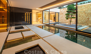 Villa exclusiva en venta, primera línea de golf de Aloha en una zona residencial cerrada en Nueva Andalucía - Marbella 35351 