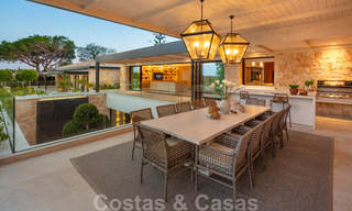 Villa exclusiva en venta, primera línea de golf de Aloha en una zona residencial cerrada en Nueva Andalucía - Marbella 35352 