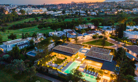 Villa exclusiva en venta, primera línea de golf de Aloha en una zona residencial cerrada en Nueva Andalucía - Marbella 35353