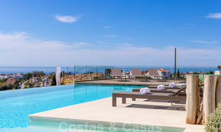 Lista para entrar a vivir, villa moderna y contemporánea en venta con golf y vistas al mar en un resort de golf de cinco estrellas en Marbella - Benahavis 35369 