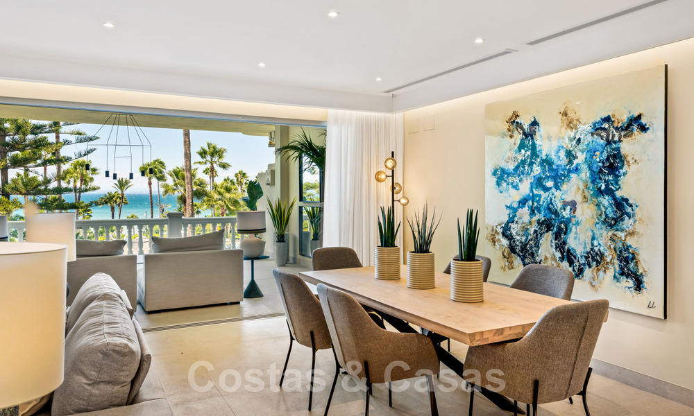 Exclusivo apartamento en venta con vistas al mar en un complejo en primera línea de playa en la Nueva Milla de Oro, Marbella - Estepona 35539