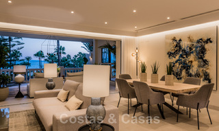 ¡Nuevo en el mercado! Exclusivo apartamento en venta con vistas al mar en un complejo en primera línea de playa en la Nueva Milla de Oro, Marbella - Estepona 35543 
