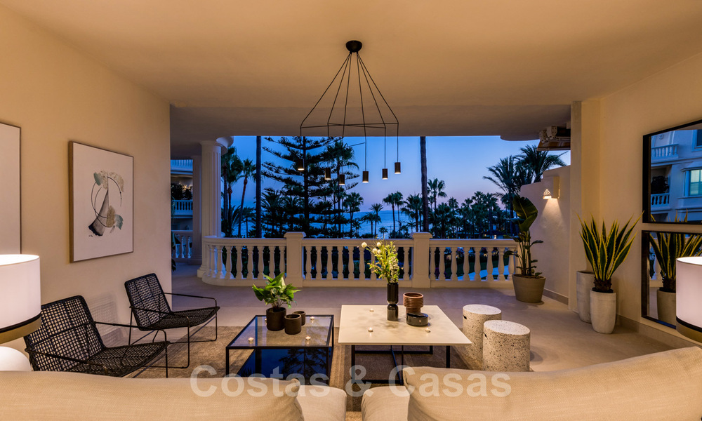 Exclusivo apartamento en venta con vistas al mar en un complejo en primera línea de playa en la Nueva Milla de Oro, Marbella - Estepona 35544