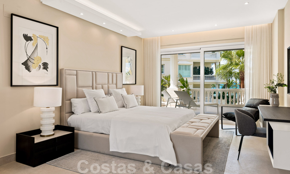 ¡Nuevo en el mercado! Exclusivo apartamento en venta con vistas al mar en un complejo en primera línea de playa en la Nueva Milla de Oro, Marbella - Estepona 35569
