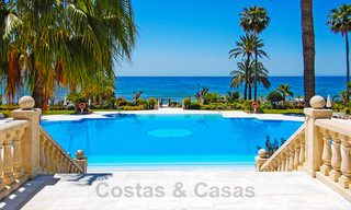 ¡Nuevo en el mercado! Exclusivo apartamento en venta con vistas al mar en un complejo en primera línea de playa en la Nueva Milla de Oro, Marbella - Estepona 35571 