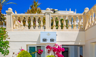 ¡Nuevo en el mercado! Exclusivo apartamento en venta con vistas al mar en un complejo en primera línea de playa en la Nueva Milla de Oro, Marbella - Estepona 35573 
