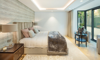 Villa de lujo en segunda línea de playa en venta en Puente Romano, Milla de Oro, Marbella 35594 