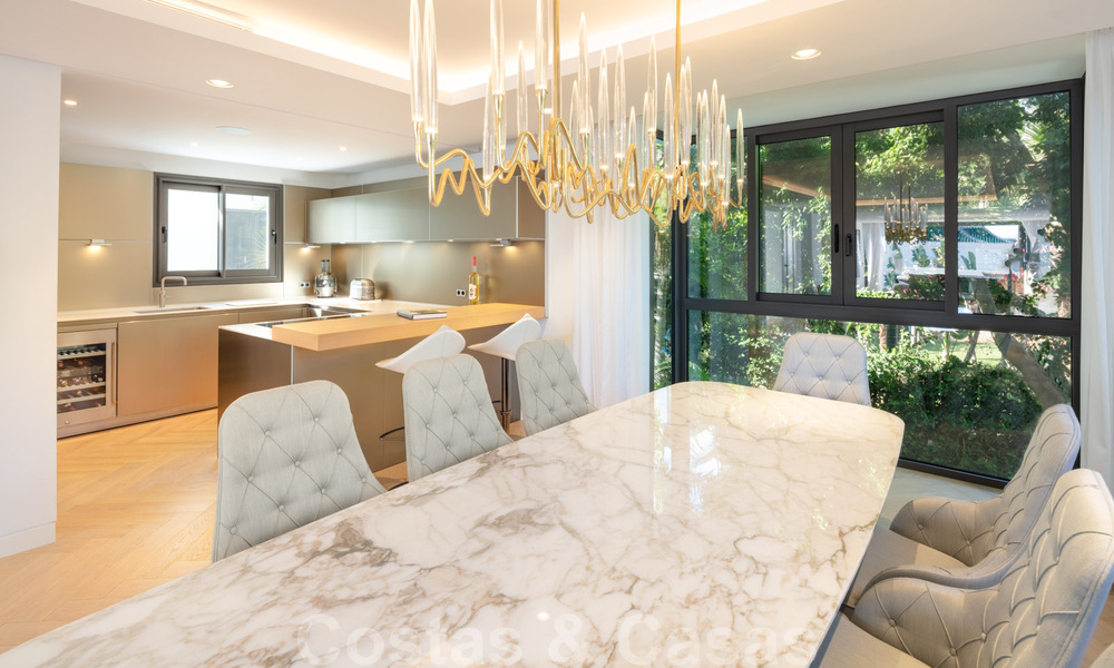 Villa de lujo en segunda línea de playa en venta en Puente Romano, Milla de Oro, Marbella 35607