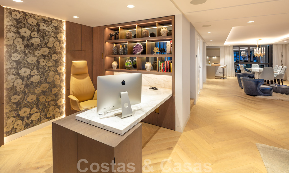 Villa de lujo en segunda línea de playa en venta en Puente Romano, Milla de Oro, Marbella 35611