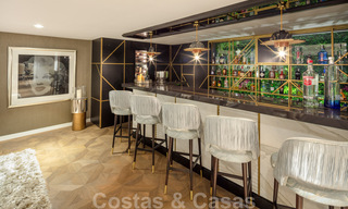 Villa de lujo en segunda línea de playa en venta en Puente Romano, Milla de Oro, Marbella 35616 