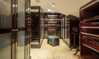 Villa de lujo en segunda línea de playa en venta en Puente Romano, Milla de Oro, Marbella 35620 