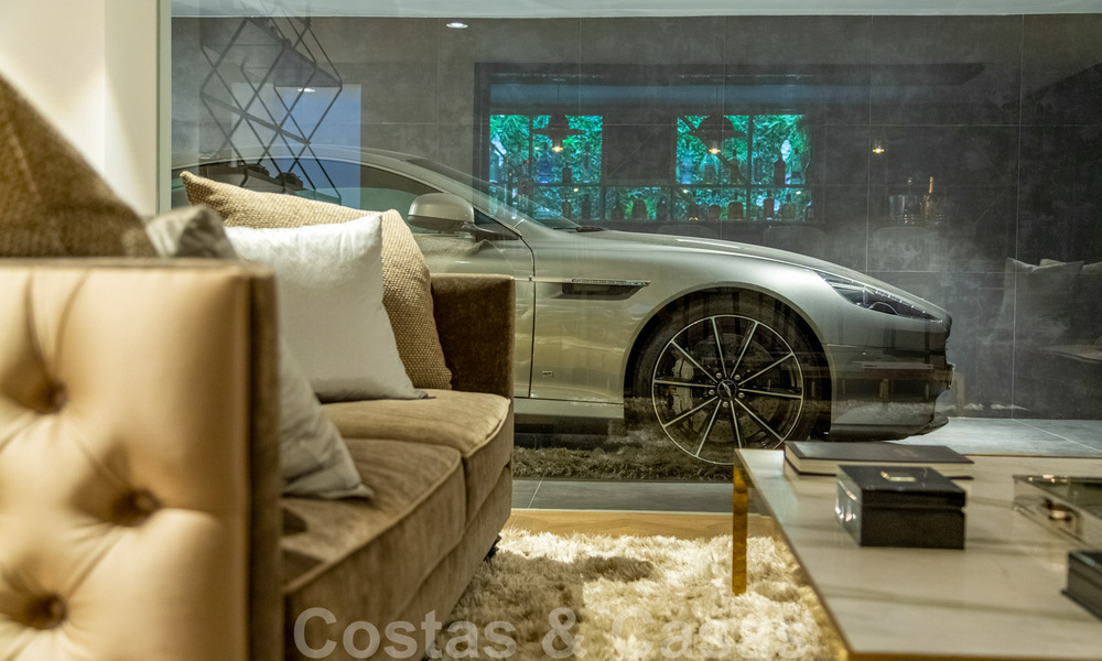 Villa de lujo en segunda línea de playa en venta en Puente Romano, Milla de Oro, Marbella 35627