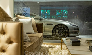 Villa de lujo en segunda línea de playa en venta en Puente Romano, Milla de Oro, Marbella 35627 