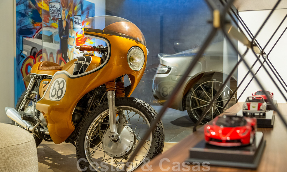 Villa de lujo en segunda línea de playa en venta en Puente Romano, Milla de Oro, Marbella 35628