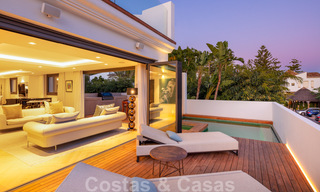 Villa de lujo en segunda línea de playa en venta en Puente Romano, Milla de Oro, Marbella 35635 