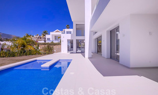 Lista para entrar a vivir, nueva y moderna villa de lujo en venta en Marbella - Benahavis en una urbanización segura 35703 