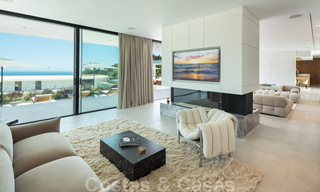 Se vende sensacional villa de lujo nueva y moderna con vistas al mar en la urbanización cerrada El Madroñal en la zona de Marbella - Benahavis 35923 