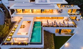 Se vende sensacional villa de lujo nueva y moderna con vistas al mar en la urbanización cerrada El Madroñal en la zona de Marbella - Benahavis 35933 