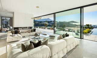 Se vende sensacional villa de lujo y moderna con vistas al mar en la urbanización cerrada El Madroñal en la zona de Marbella - Benahavis 779439 