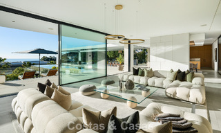 Se vende sensacional villa de lujo y moderna con vistas al mar en la urbanización cerrada El Madroñal en la zona de Marbella - Benahavis 779440 
