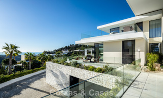 Se vende sensacional villa de lujo y moderna con vistas al mar en la urbanización cerrada El Madroñal en la zona de Marbella - Benahavis 779443 