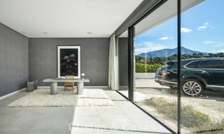 Se vende sensacional villa de lujo y moderna con vistas al mar en la urbanización cerrada El Madroñal en la zona de Marbella - Benahavis 779458 