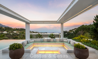 Se vende sensacional villa de lujo y moderna con vistas al mar en la urbanización cerrada El Madroñal en la zona de Marbella - Benahavis 779470 