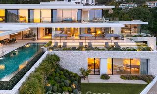 Se vende sensacional villa de lujo y moderna con vistas al mar en la urbanización cerrada El Madroñal en la zona de Marbella - Benahavis 779474 