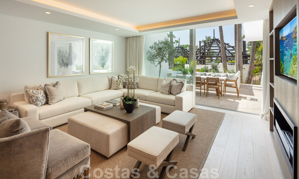Apartamento lujosamente renovado de 4 dormitorios en venta en Puente Romano - Milla de Oro, Marbella 35944