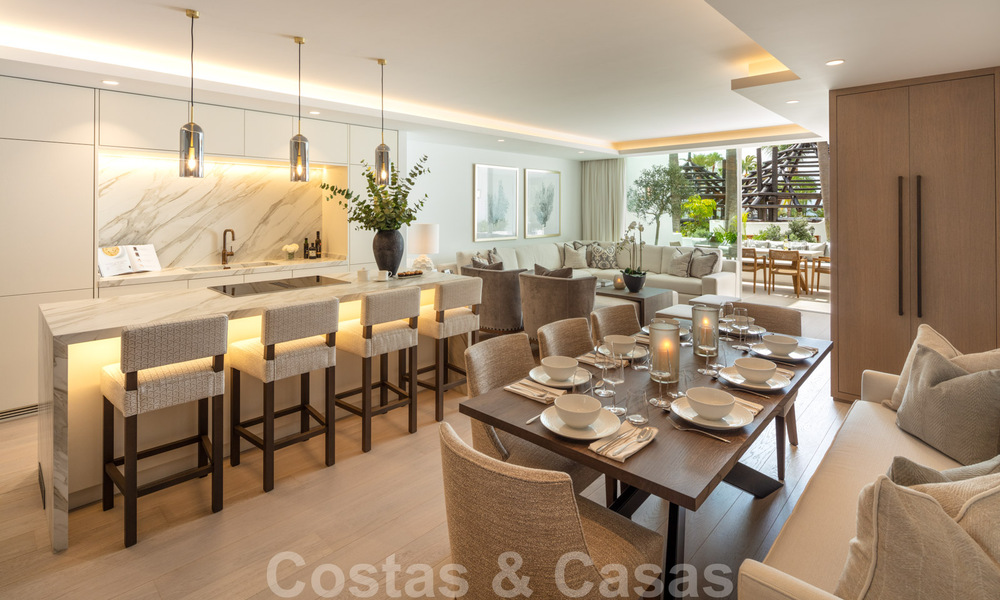 Apartamento lujosamente renovado de 4 dormitorios en venta en Puente Romano - Milla de Oro, Marbella 35947