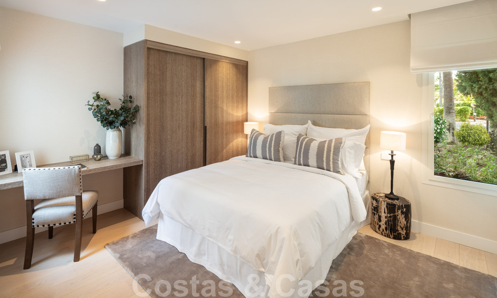 Apartamento lujosamente renovado de 4 dormitorios en venta en Puente Romano - Milla de Oro, Marbella 35954