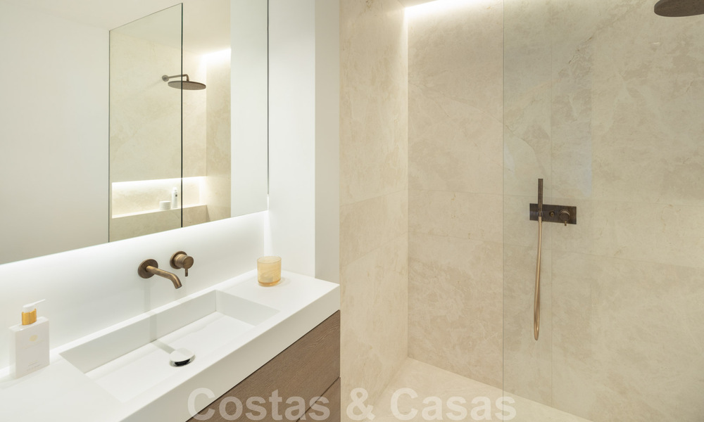 Apartamento lujosamente renovado de 4 dormitorios en venta en Puente Romano - Milla de Oro, Marbella 35956