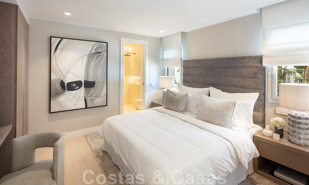 Apartamento lujosamente renovado de 4 dormitorios en venta en Puente Romano - Milla de Oro, Marbella 35957