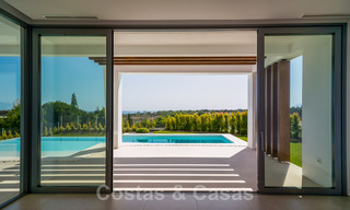 Listo para entrar a vivir, villa moderna con impresionantes vistas en venta en Marbella Este 36017 