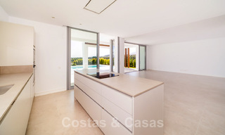 Listo para entrar a vivir, villa moderna con impresionantes vistas en venta en Marbella Este 36019 