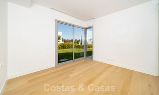 Listo para entrar a vivir, villa moderna con impresionantes vistas en venta en Marbella Este 36023 