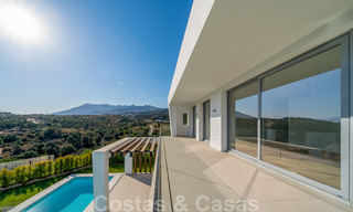 Listo para entrar a vivir, villa moderna con impresionantes vistas en venta en Marbella Este 36034 