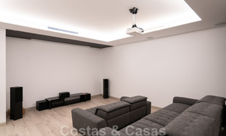 Lista para entrar a vivir, nueva villa de diseño moderno con impresionantes vistas en venta en Marbella - Benahavis 36045 